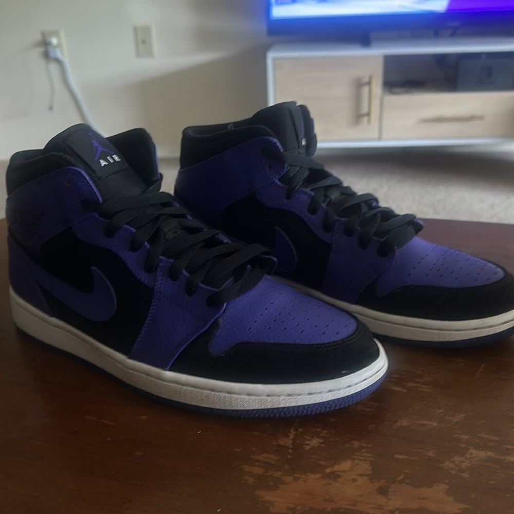 Nike Mid 1s - Picture 10 of 15